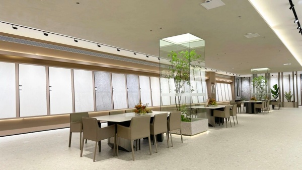 展廳煥新升級壹號瓷磚巖板總部展廳，讓高階審美以極致細節落地